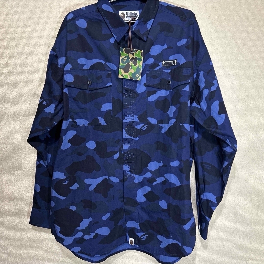 A BATHING APE(アベイシングエイプ)の『新品』アベイシングエイプ　長袖シャツ　M  迷彩　青 メンズのトップス(Tシャツ/カットソー(七分/長袖))の商品写真