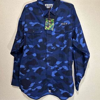 アベイシングエイプ(A BATHING APE)の『新品』アベイシングエイプ　長袖シャツ　M  迷彩　青(Tシャツ/カットソー(七分/長袖))