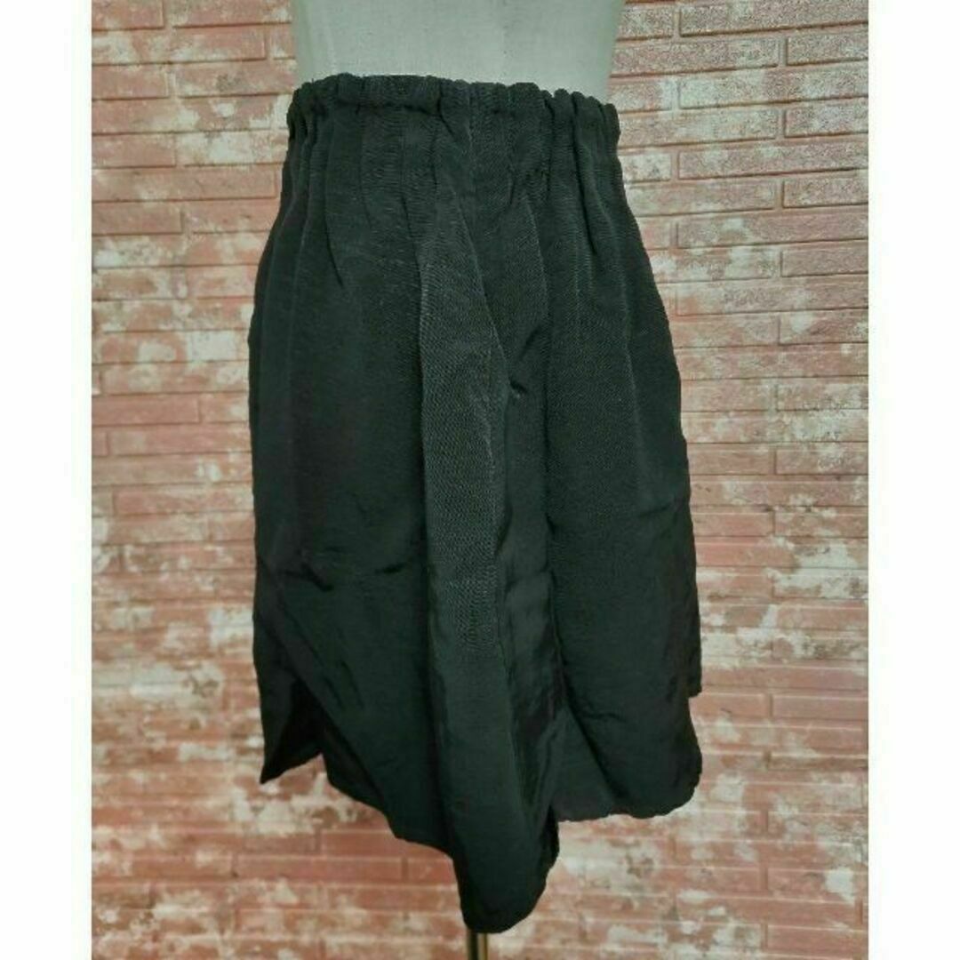 KBF(ケービーエフ)のKBF アーバンリサーチ 総ゴム ギャザー ボリュームスカート 黒 ワンサイズ レディースのスカート(ミニスカート)の商品写真