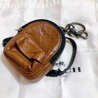 コーチ(COACH)の✨美品✨COACH ミニ リュック キーホルダー　レザー　バッグ型チャーム(その他)