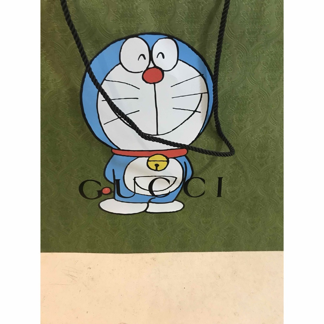 希少品 GUCCI ドラえもんコラボ グッチ 紙袋 ショッパー袋 特大 希少品 GUCCI ドラえもんコラボ グッチ 紙袋 ショッパー袋 特大