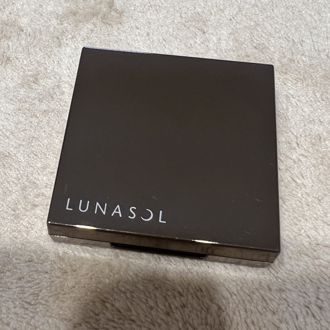 LUNASOL(ルナソル)のLUNASOL ルナソル　アイリッドベース 02 コスメ/美容のベースメイク/化粧品(化粧下地)の商品写真