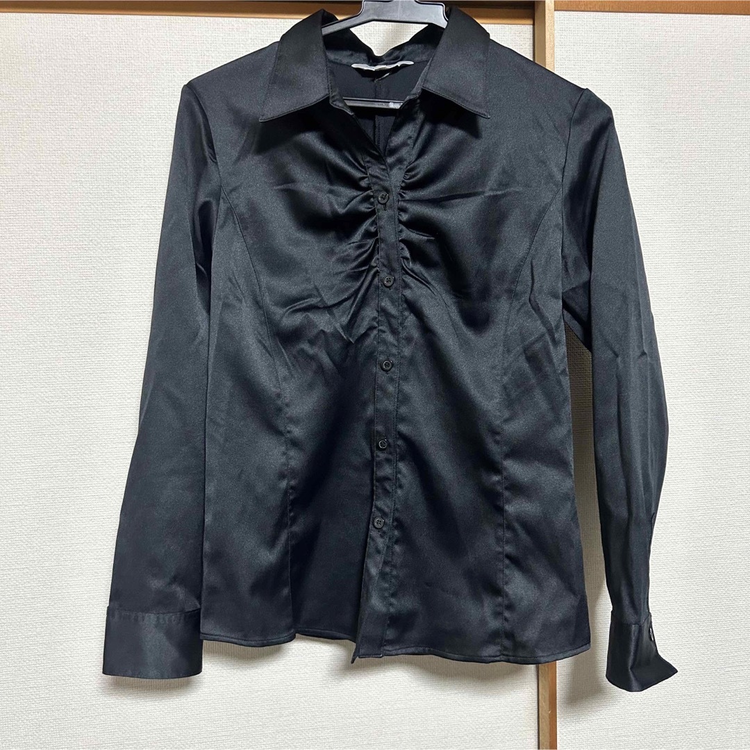 しまむら(シマムラ)のしまむら　ブラック黒シャツブラウス レディースのトップス(シャツ/ブラウス(長袖/七分))の商品写真