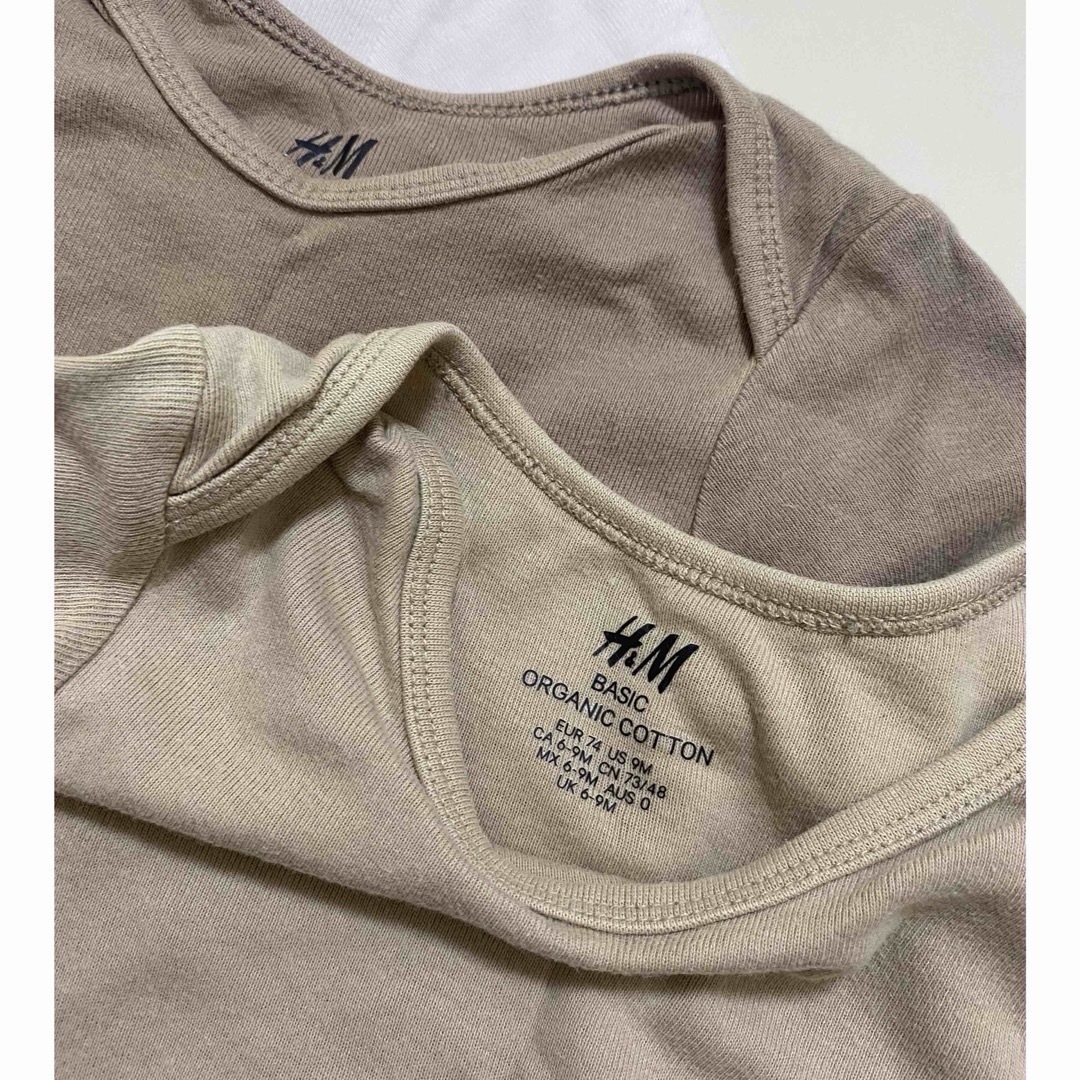 H&M(エイチアンドエム)のH&Mロンパース４枚セット、バケットハット2点おまとめ キッズ/ベビー/マタニティのベビー服(~85cm)(ロンパース)の商品写真