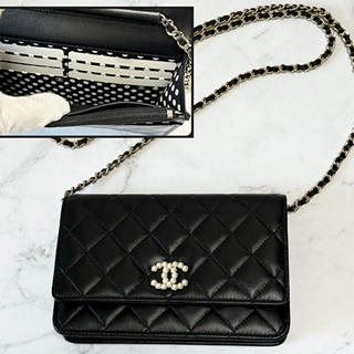 シャネル(CHANEL)のCHANEL*新作🎵シャネル パール ロゴ チェーン バッグ　(ショルダーバッグ)