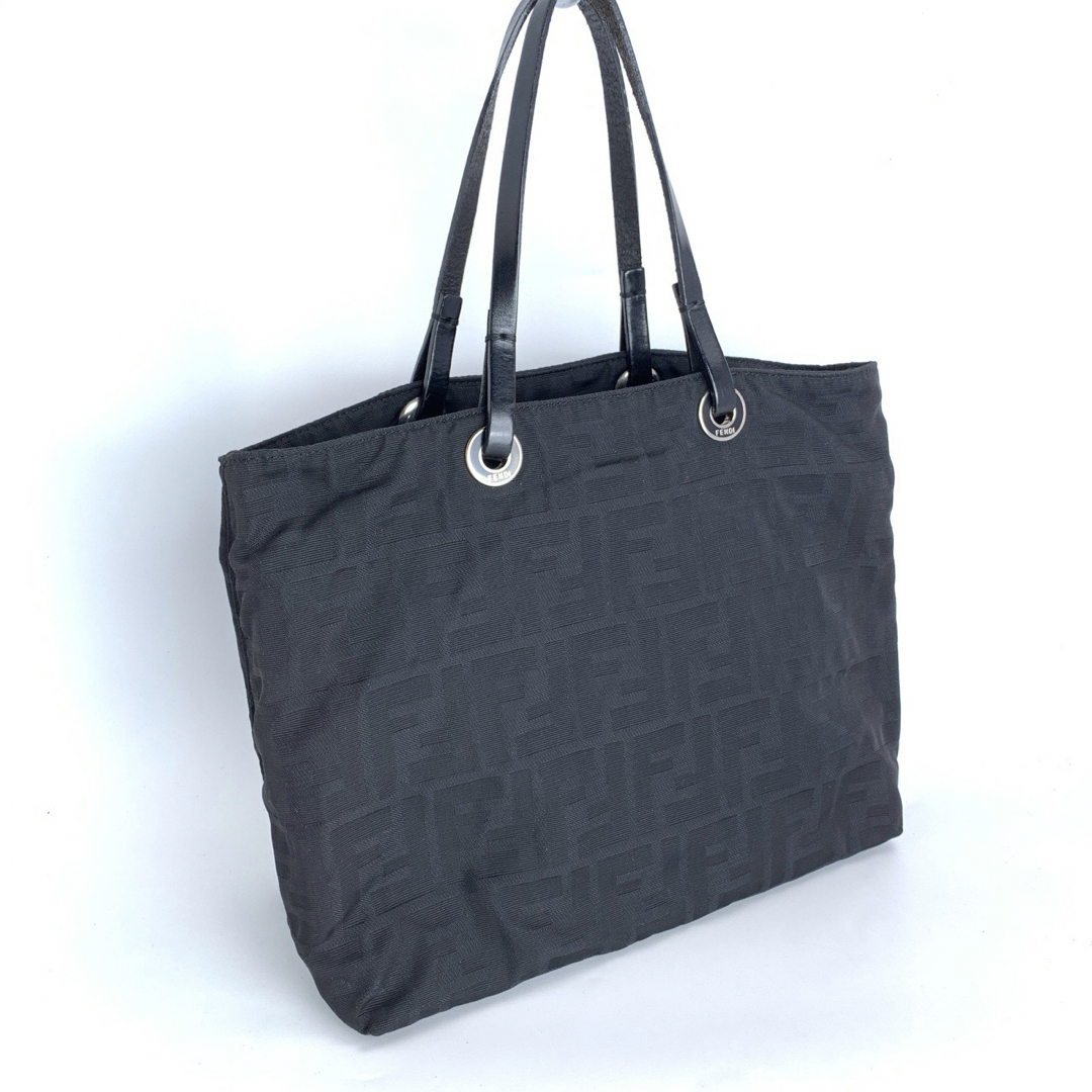 FENDI(フェンディ)の良品　フェンディ トートバッグ ズッカ柄 PVC×レザー  ブラック 黒  レディースのバッグ(トートバッグ)の商品写真