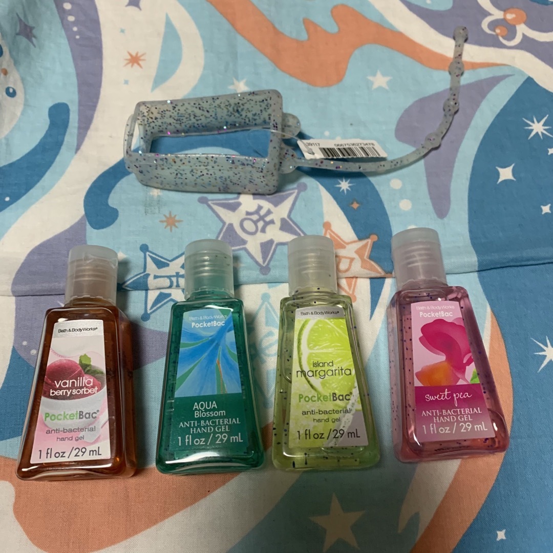 Bath & Body Works(バスアンドボディーワークス)のBath & Body Works ハンドジェル 4種 &ホルダー 5点セット コスメ/美容のボディケア(その他)の商品写真