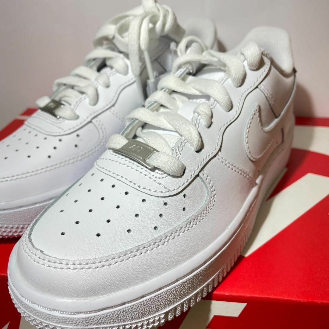 ナイキ　AIR FORCE1 LE GS エアフォース1 レザー　22.5cm レディースの靴/シューズ(スニーカー)の商品写真