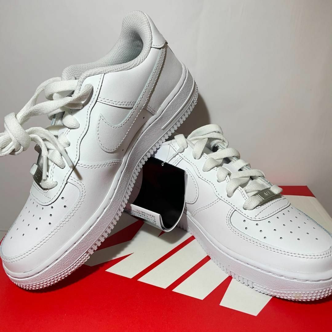 ナイキ　AIR FORCE1 LE GS エアフォース1 レザー　22.5cm レディースの靴/シューズ(スニーカー)の商品写真