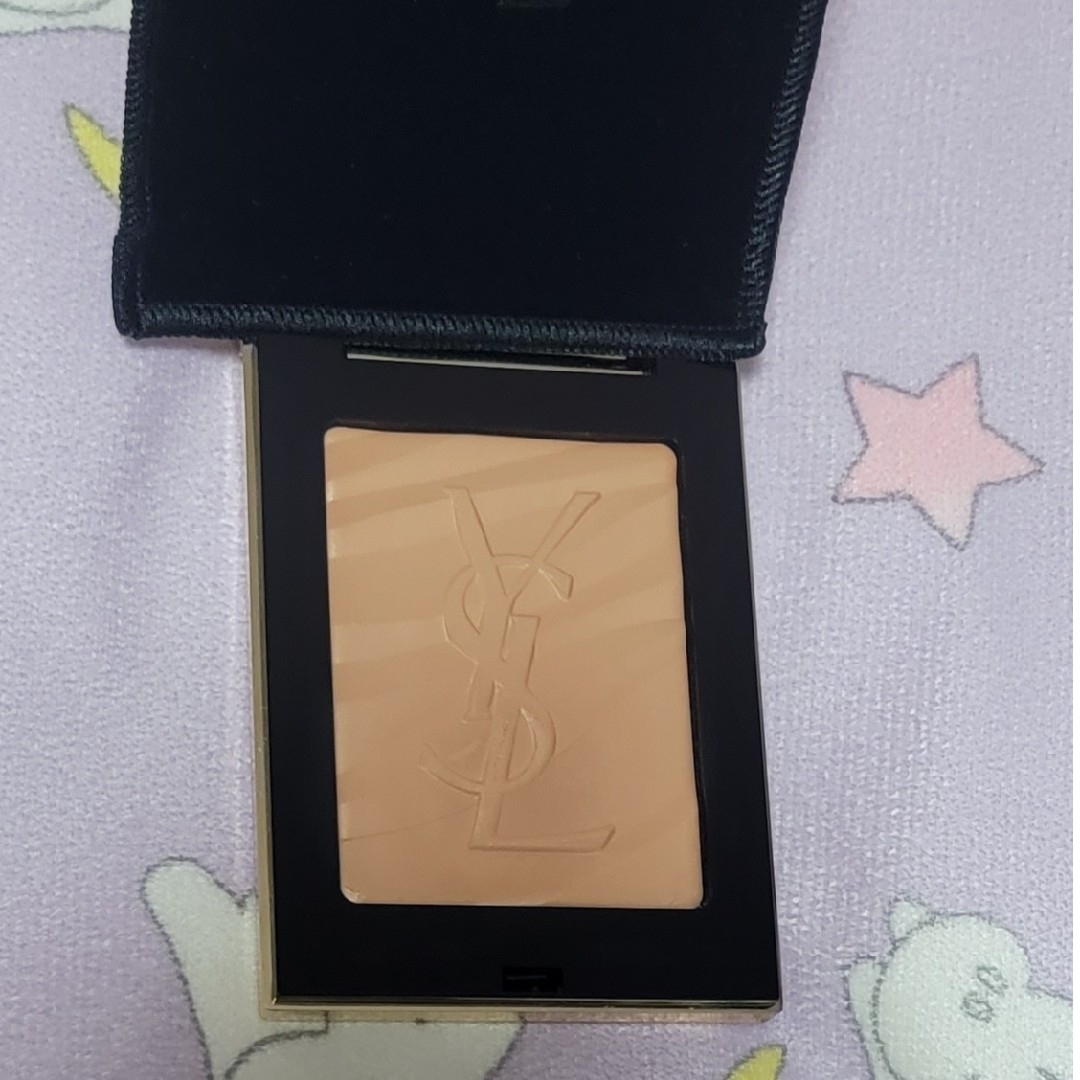 Yves Saint Laurent Beaute(イヴサンローランボーテ)のイブ・サンローラン サハリエンヌ フェイスパウダー01サンストーン コスメ/美容のベースメイク/化粧品(フェイスパウダー)の商品写真