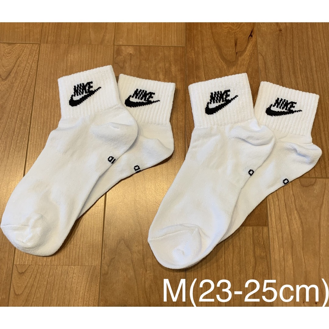 NIKE(ナイキ)の新品　ナイキ　M(23-25cm)  エッセンシャル　アンクルソックス　白2足 レディースのレッグウェア(ソックス)の商品写真