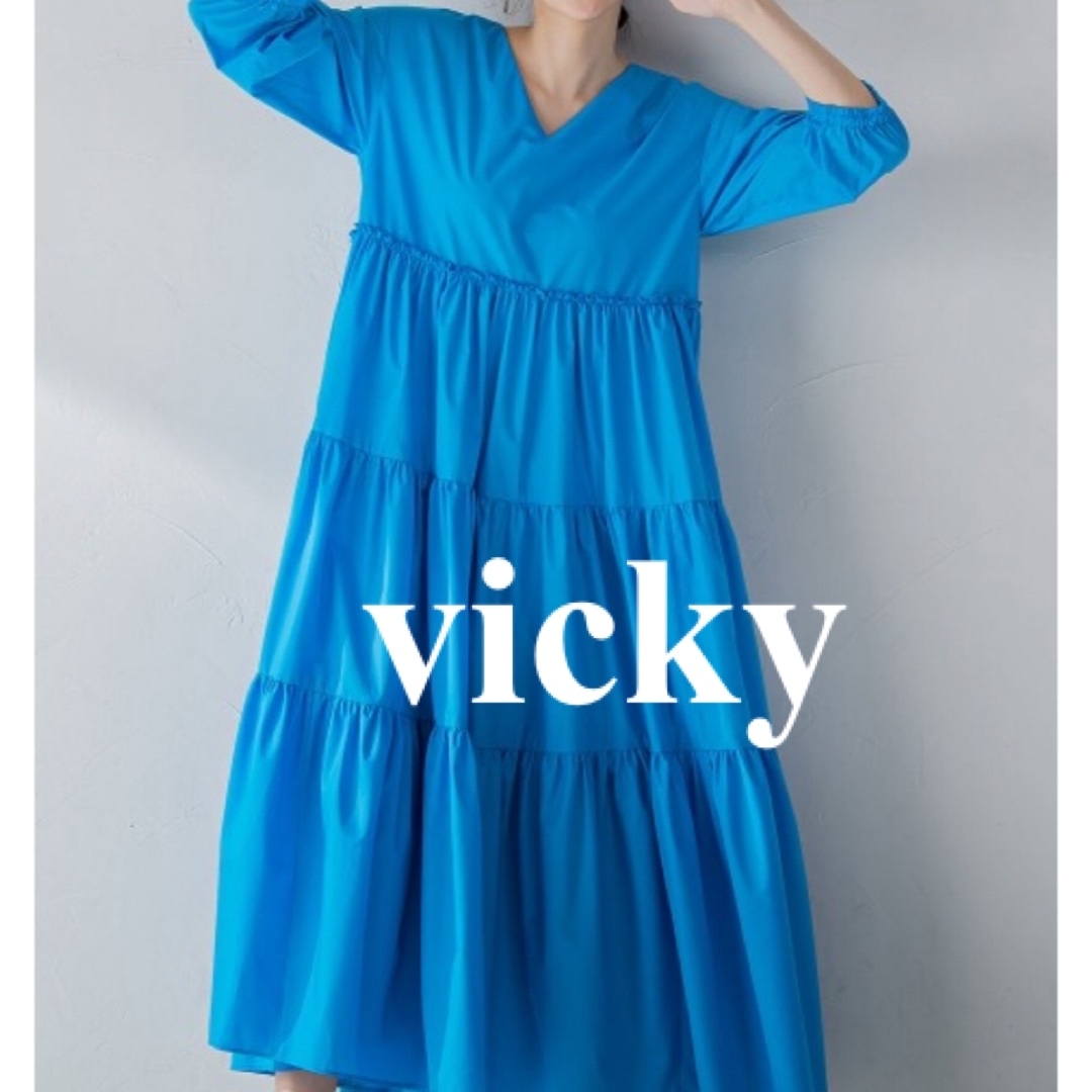 VICKY(ビッキー)の新品タグ付き　vicky バックリボンティアードマキシワンピース レディースのワンピース(ロングワンピース/マキシワンピース)の商品写真