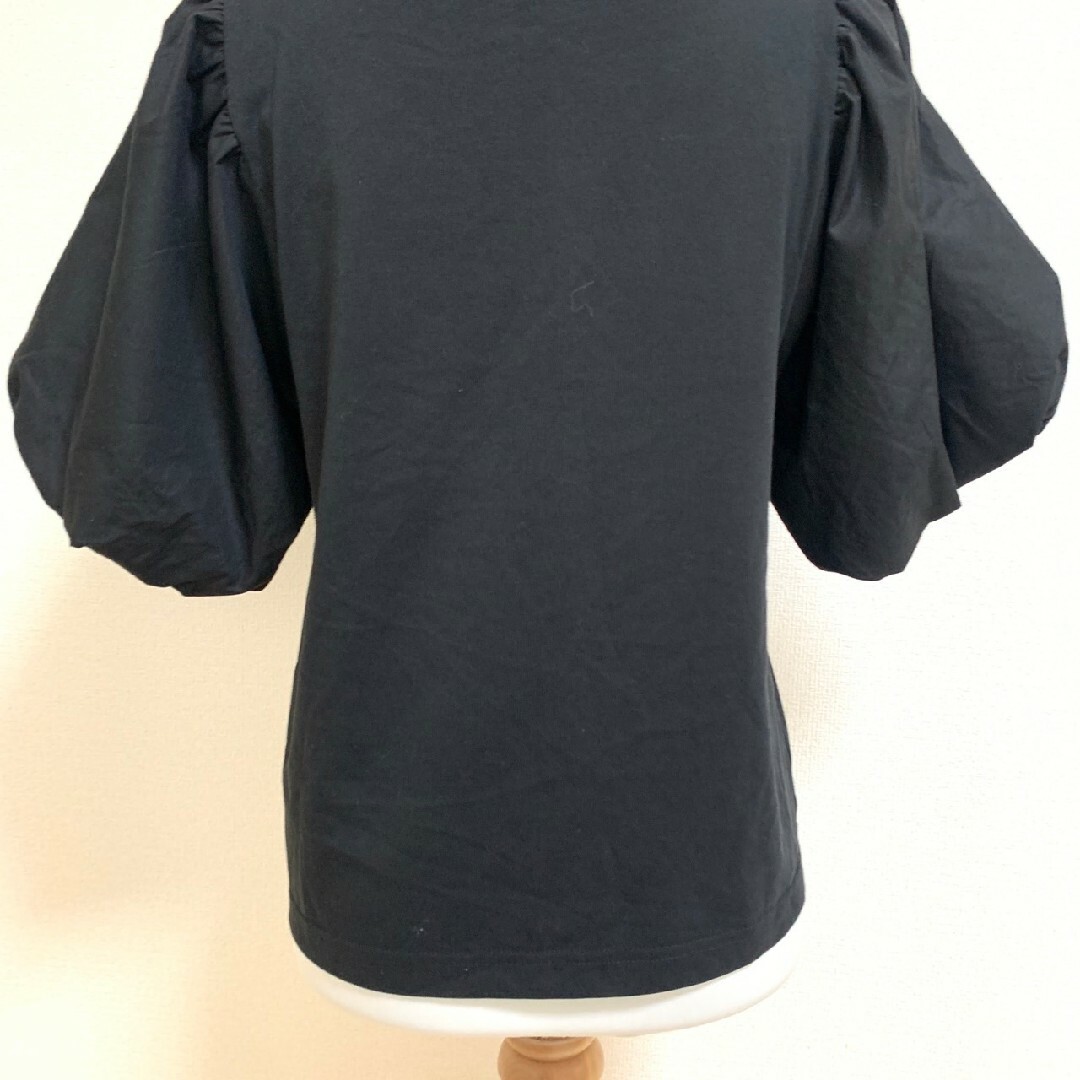 AZUL by moussy(アズールバイマウジー)のアズールバイマウジー　半袖カットソー　M　ブラック　パフスリーブ　きれいめ レディースのトップス(カットソー(半袖/袖なし))の商品写真