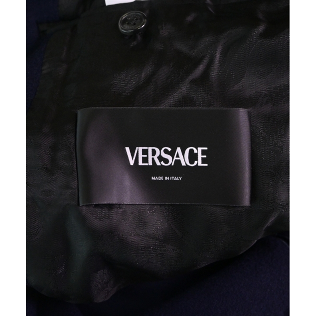 VERSACE(ヴェルサーチ)のVERSACE ヴェルサーチ チェスターコート 48(L位) 紺 【古着】【中古】 メンズのジャケット/アウター(チェスターコート)の商品写真
