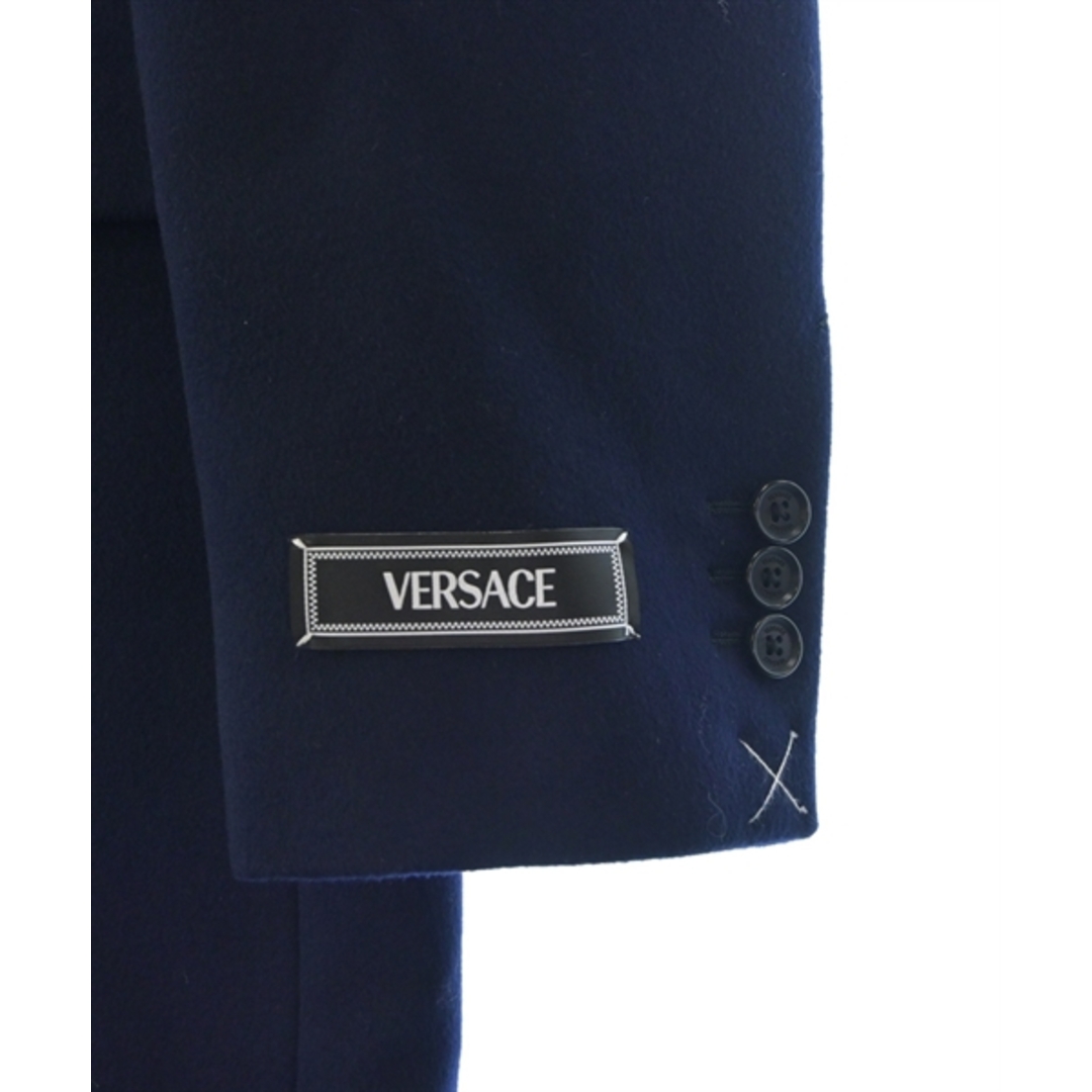 VERSACE(ヴェルサーチ)のVERSACE ヴェルサーチ チェスターコート 48(L位) 紺 【古着】【中古】 メンズのジャケット/アウター(チェスターコート)の商品写真