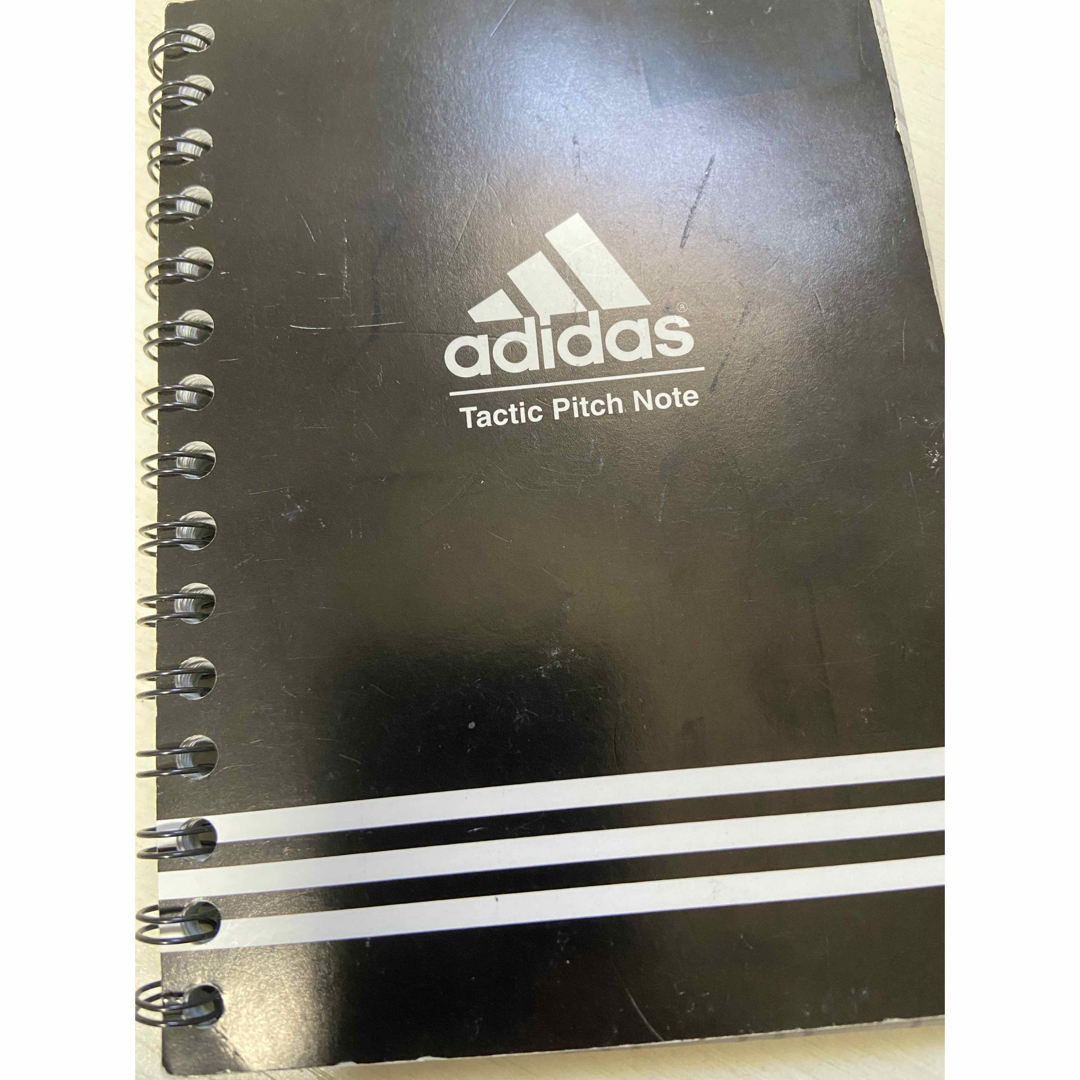 adidas(アディダス)のadidas Tactic Pitch Note  ノート インテリア/住まい/日用品の文房具(ノート/メモ帳/ふせん)の商品写真