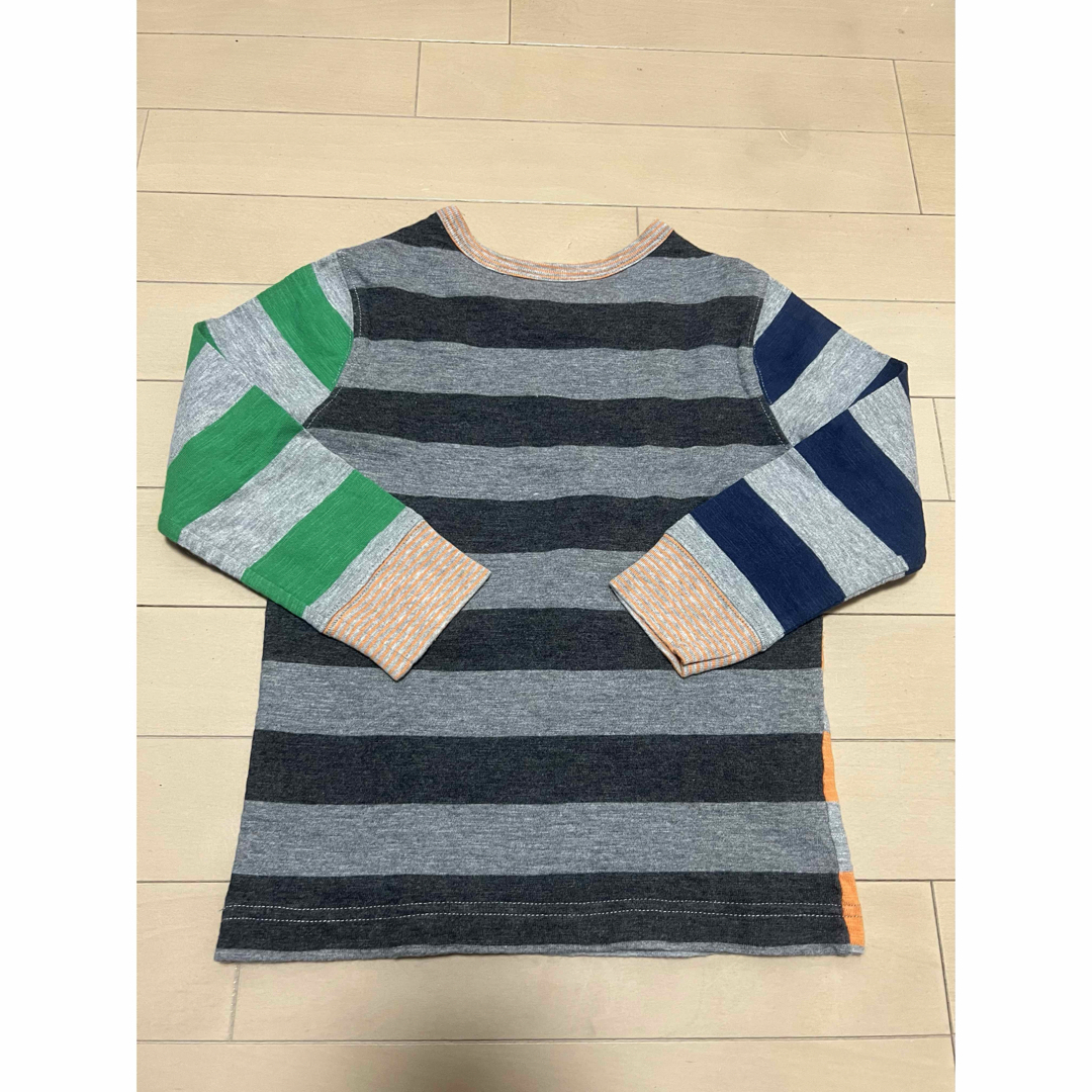 babyGAP(ベビーギャップ)のbaby GAP   ロングTシャツ   110 キッズ/ベビー/マタニティのキッズ服男の子用(90cm~)(Tシャツ/カットソー)の商品写真