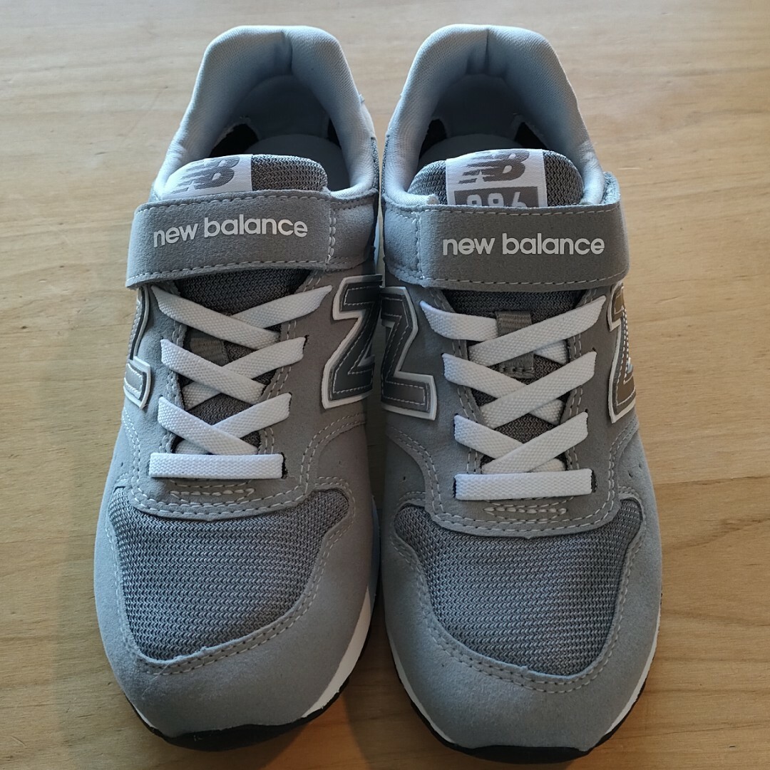 New Balance(ニューバランス)のスニーカー　22.0cm キッズ/ベビー/マタニティのキッズ靴/シューズ(15cm~)(スニーカー)の商品写真