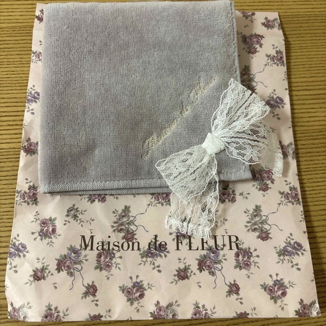 Maison de FLEUR(メゾンドフルール)のタオルハンカチ レディースのファッション小物(ハンカチ)の商品写真