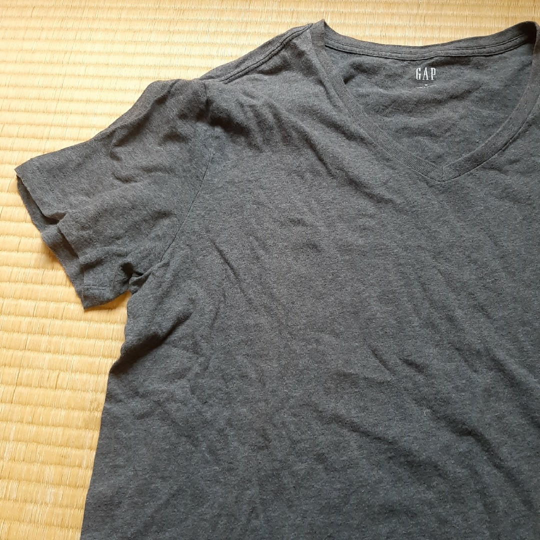 GAP(ギャップ)のGAP　濃いグレー半袖TシャツM メンズのトップス(Tシャツ/カットソー(半袖/袖なし))の商品写真