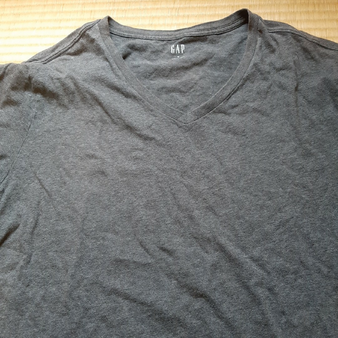 GAP(ギャップ)のGAP　濃いグレー半袖TシャツM メンズのトップス(Tシャツ/カットソー(半袖/袖なし))の商品写真