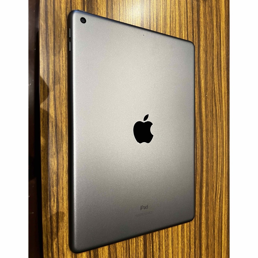 iPad(アイパッド)のiPad 第9世代 64GB スペースグレイ　美品 スマホ/家電/カメラのPC/タブレット(タブレット)の商品写真