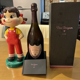 ドンペリニヨン(Dom Pérignon)の#ドンペリロゼビンテージ2000新品箱付き可愛いペコちゃん人形付き#ピンドンロゼ(シャンパン/スパークリングワイン)