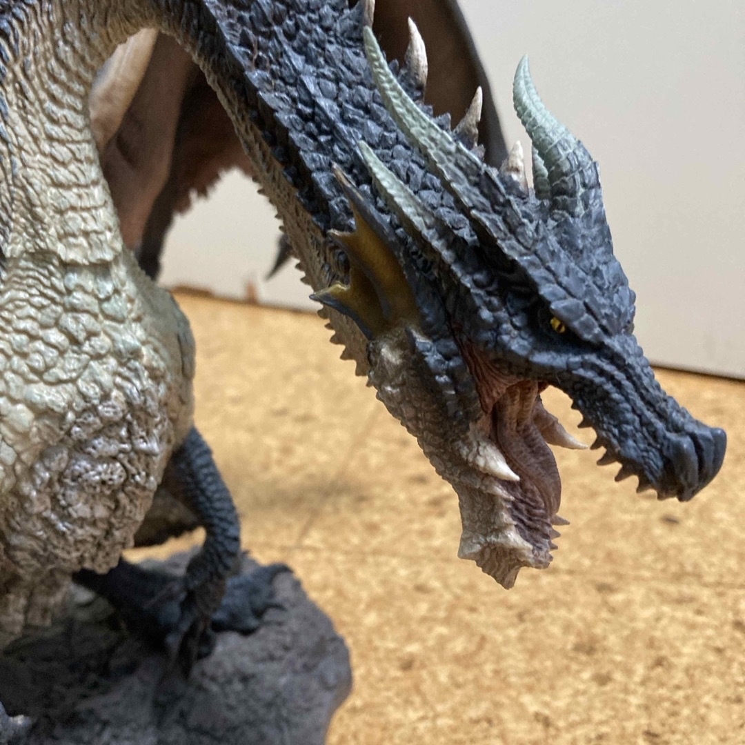 ミラボレアスフィギュア 箱無しの通販 by ブロマブシ's shop|ラクマ ミラボレアスフィギュア 箱無しの通販 by ブロマブシ's shop|ラクマ