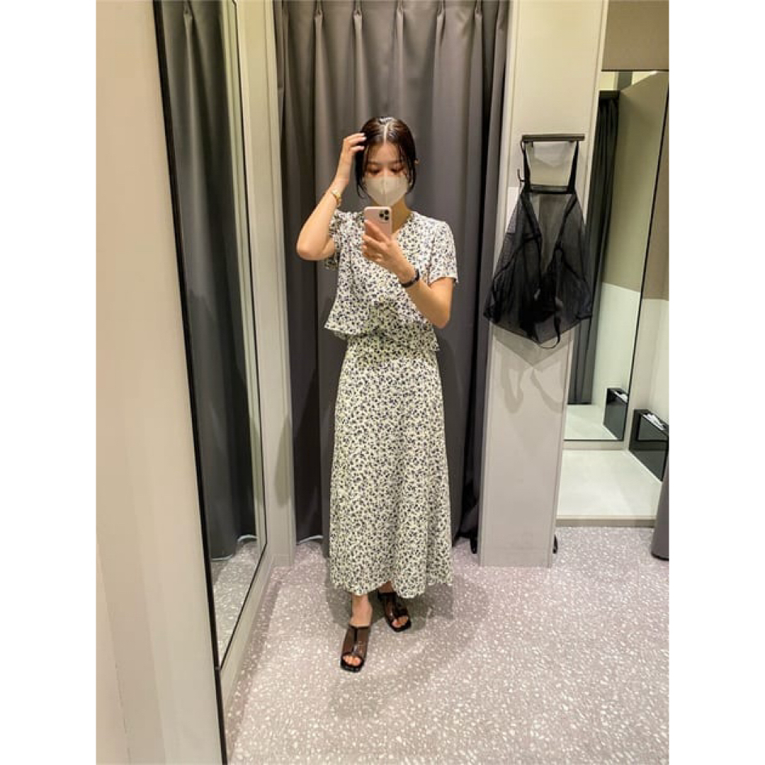 moussy(マウジー)のMOUSSY♡TINY FLORAL BLOUSE レディースのトップス(シャツ/ブラウス(半袖/袖なし))の商品写真