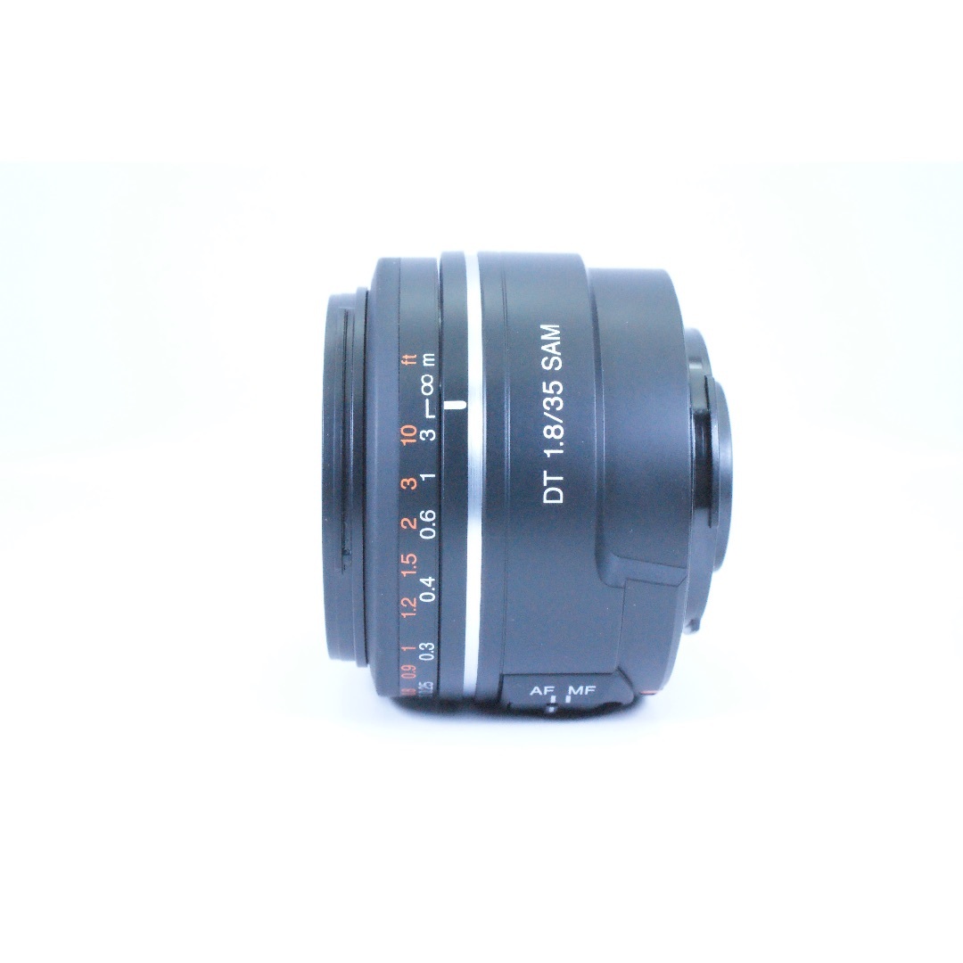 SONY(ソニー)のSONY DT 35mm F1.8 SAM 新品級の超美品#71 スマホ/家電/カメラのカメラ(レンズ(単焦点))の商品写真