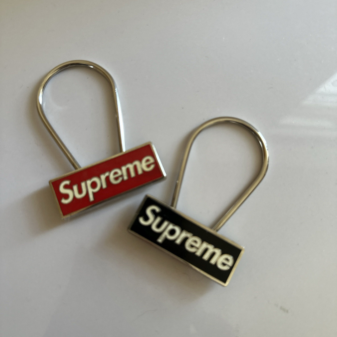 Supreme(シュプリーム)のsupremeキーリング メンズのファッション小物(キーホルダー)の商品写真