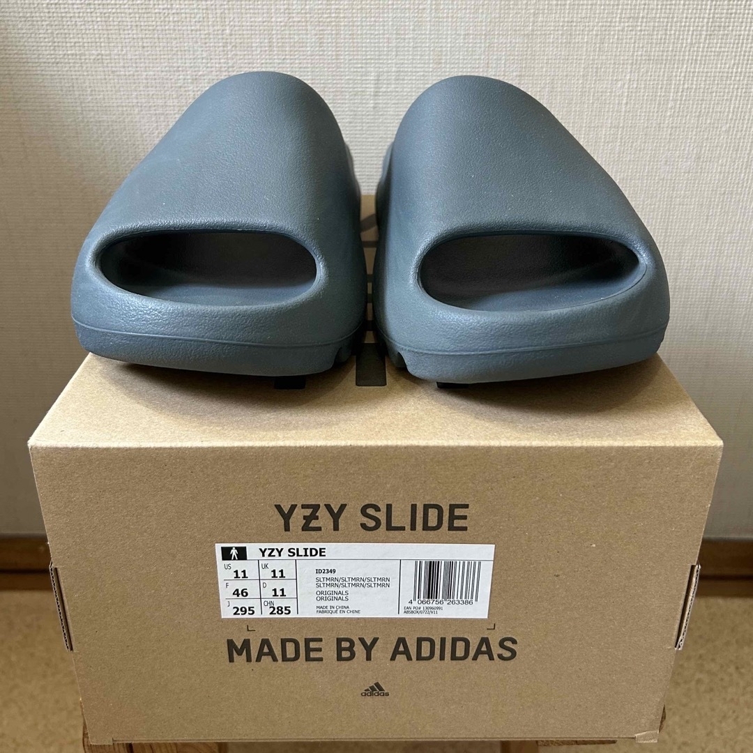 YEEZY（adidas）(イージー)のADIDAS YEEZY YZY SLIDE SLATE MARINE 29.５ メンズの靴/シューズ(サンダル)の商品写真