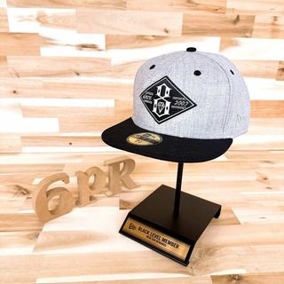 ニューエラー(NEW ERA)の激レア【ニューエラ×レベルエイト】限定コラボ ダイヤ ロゴ キャップ グレー×黒(キャップ)