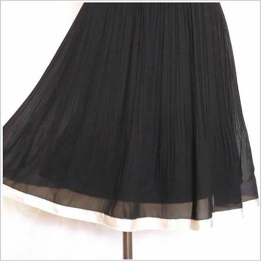 ef-de(エフデ)の［ef-de］黒プリーツフレアスカート 裾切替え エフデ ゆったりサイズ 13 レディースのスカート(ひざ丈スカート)の商品写真