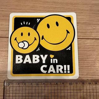 車用　マグネット　ステッカー　BABY in CAR!!　赤ちゃんが乗っています(車外アクセサリ)