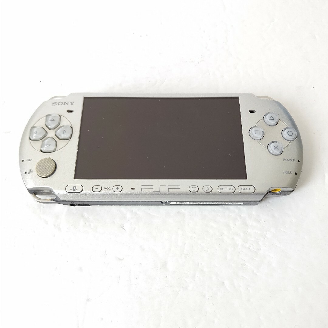 PlayStation Portable(プレイステーションポータブル)のソニー　PSP3000 ミスティックシルバー　プレイステーションポータブル　本体 エンタメ/ホビーのゲームソフト/ゲーム機本体(携帯用ゲーム機本体)の商品写真