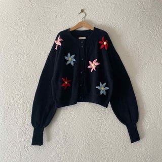 パナマボーイ(PANAMA BOY)のMILKレトロ古着usedフラワー立体お花刺繍モチーフニットカーディガン(カーディガン)