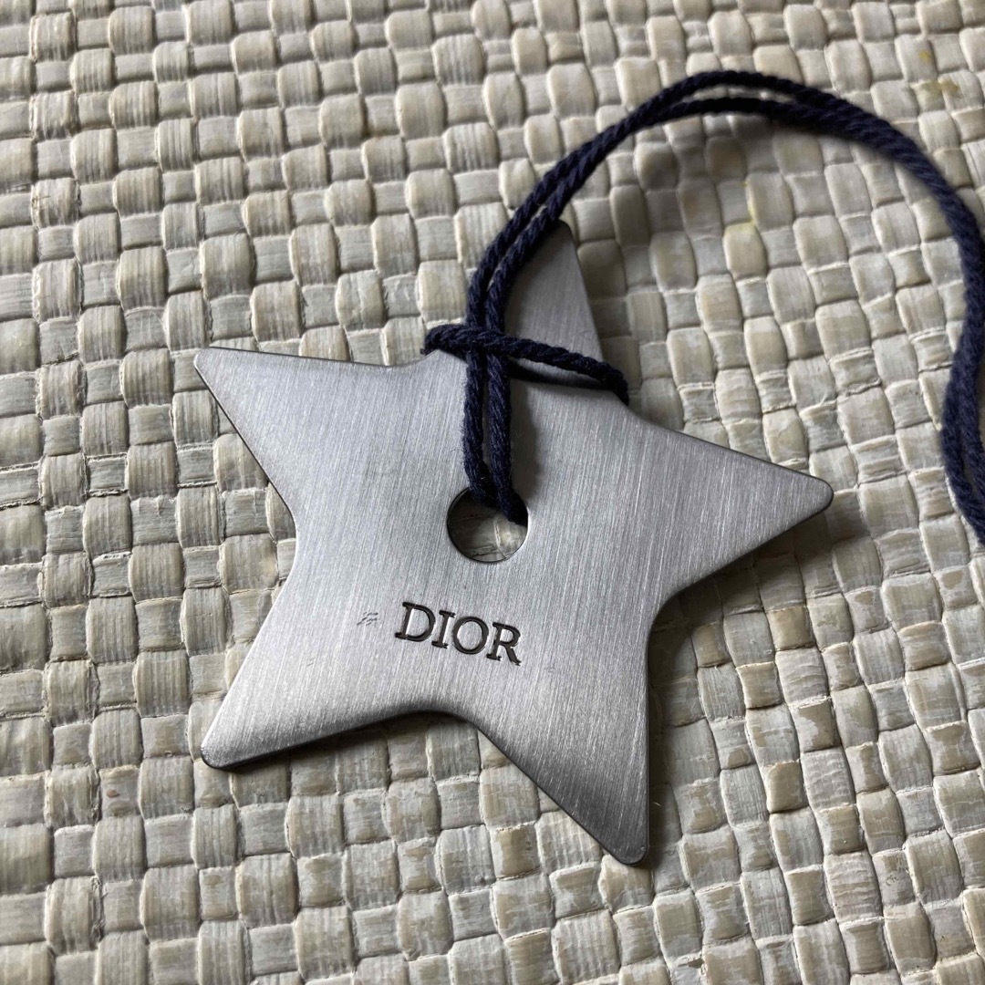 Dior(ディオール)のDiorスターチャーム　シルバー レディースのアクセサリー(チャーム)の商品写真