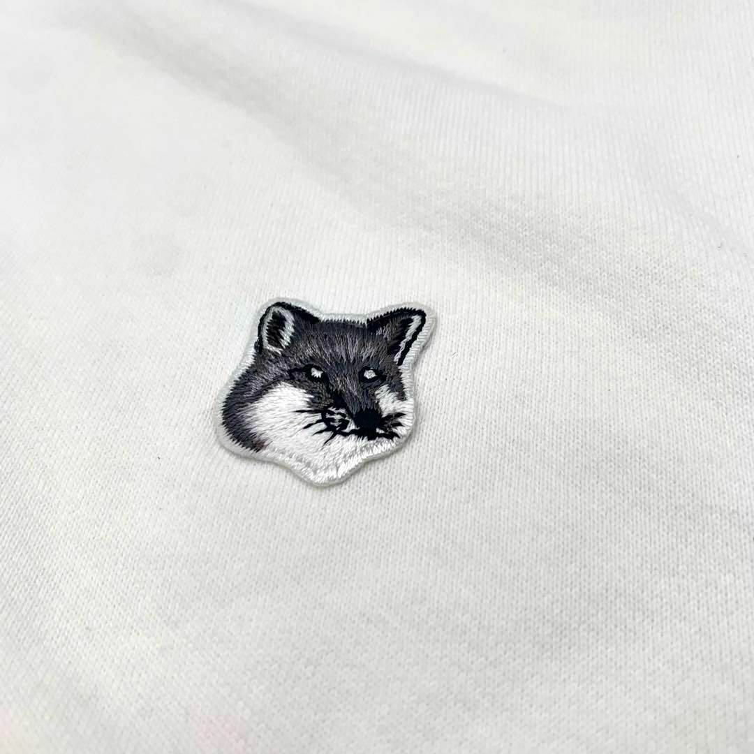 MAISON KITSUNE'(メゾンキツネ)のメゾンキツネ ホワイト パーカー ワンポイント 刺繍ロゴ グレー レディースのトップス(パーカー)の商品写真