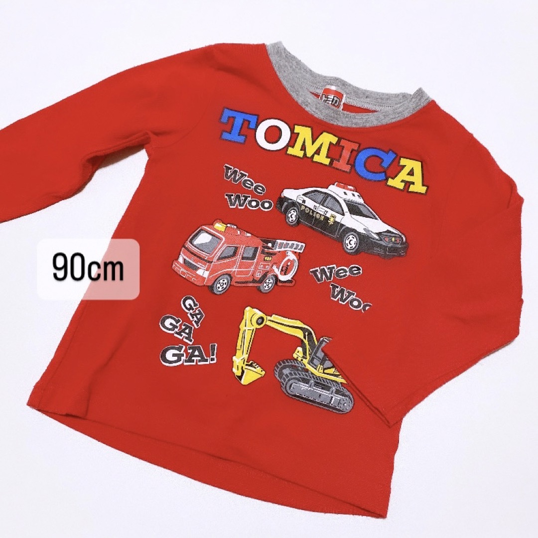 Takara Tomy(タカラトミー)のトミカ　TOMICA    働く車　長袖　カットソー　90 キッズ/ベビー/マタニティのキッズ服男の子用(90cm~)(Tシャツ/カットソー)の商品写真