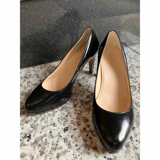 コールハーン(Cole Haan)の★コールハーン黒エナメルパンプス5 1/2★H7,5(ハイヒール/パンプス)