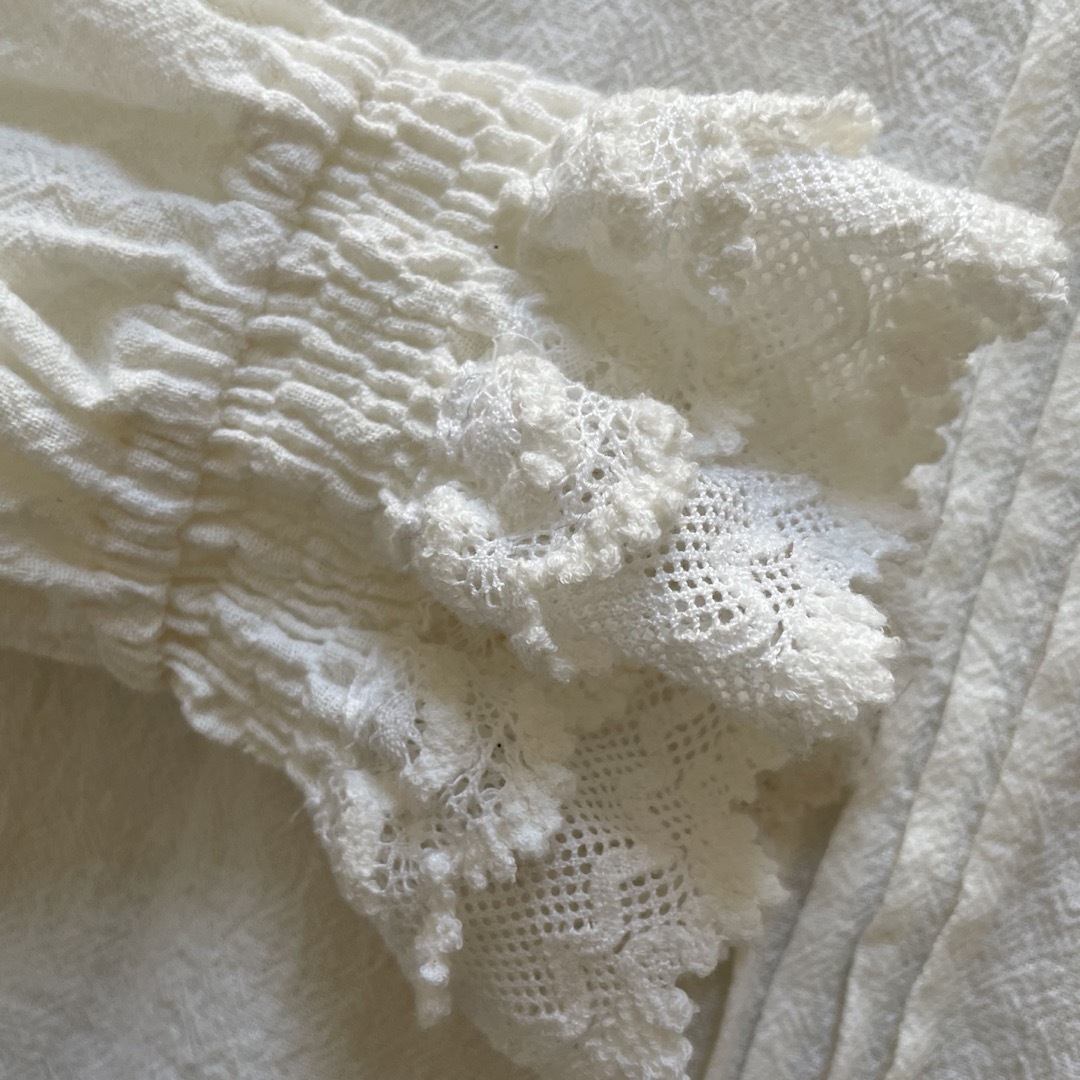 IENA - Jilkyジルキー*完売フリルネックブラウス オフホワイト IENA - Jilkyジルキー*完売フリルネックブラウス オフホワイト
