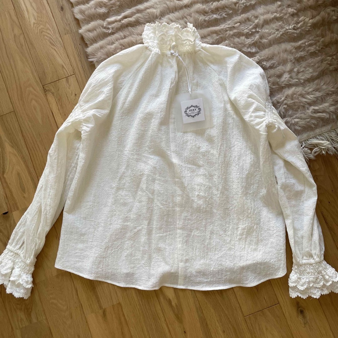 IENA - Jilkyジルキー*完売フリルネックブラウス オフホワイト IENA - Jilkyジルキー*完売フリルネックブラウス オフホワイト