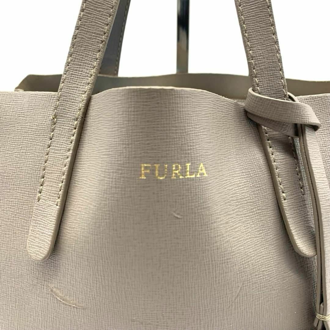 Furla(フルラ)のフルラ サフィアーノレザー ハンドバッグ グレー チャーム 手持ち レディースのバッグ(ハンドバッグ)の商品写真