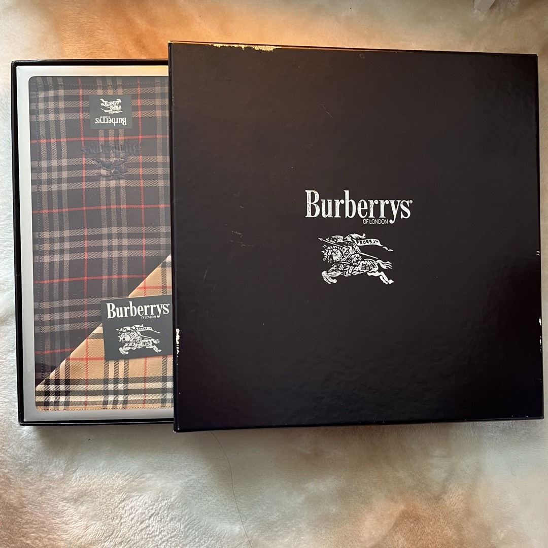 BURBERRY(バーバリー)のバーバリー　ハンカチ2枚セット メンズのファッション小物(ハンカチ/ポケットチーフ)の商品写真