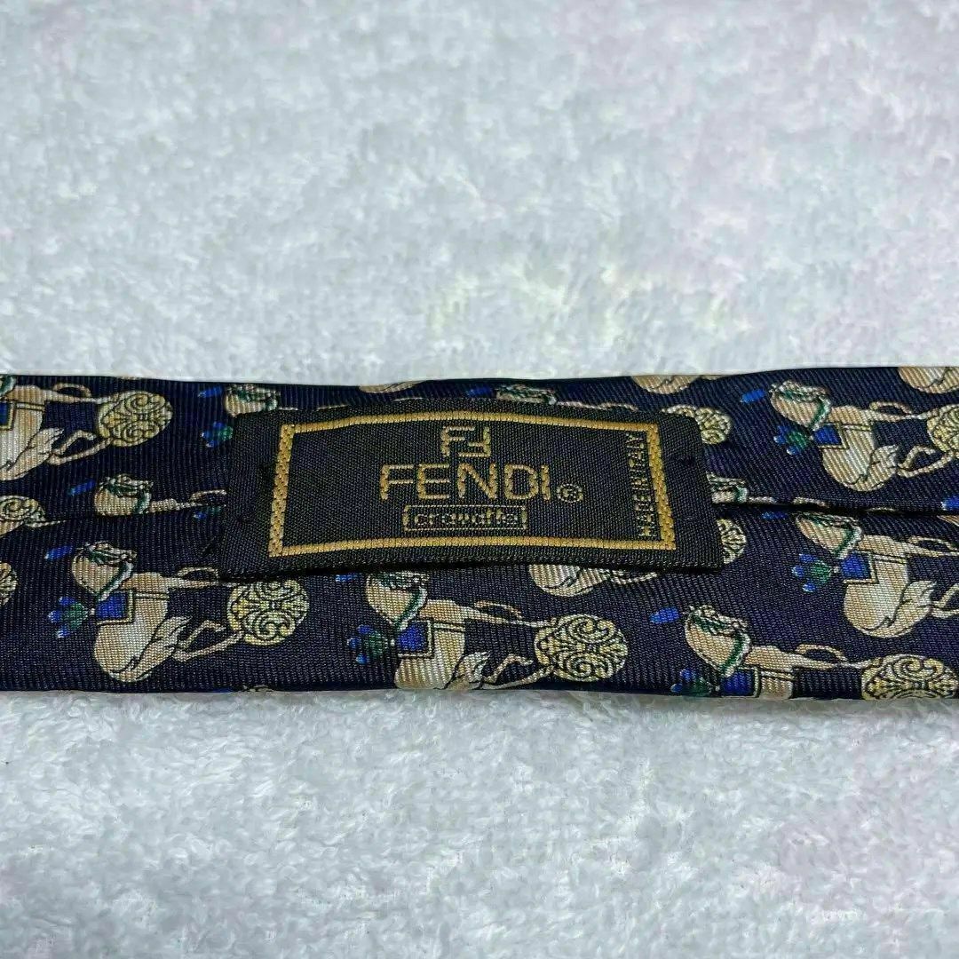 FENDI(フェンディ)のFENDI フェンディ　美品　ネクタイ　紳士　スーツ　高級　ユリ　馬　クレスト メンズのファッション小物(ネクタイ)の商品写真