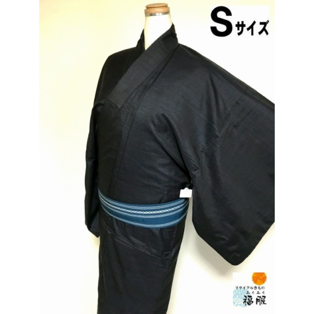 【中古】 紬 正絹 男物 黒地に蚊絣文様 裄67.5 Sサイズ 袷着物  メンズの水着/浴衣(着物)の商品写真