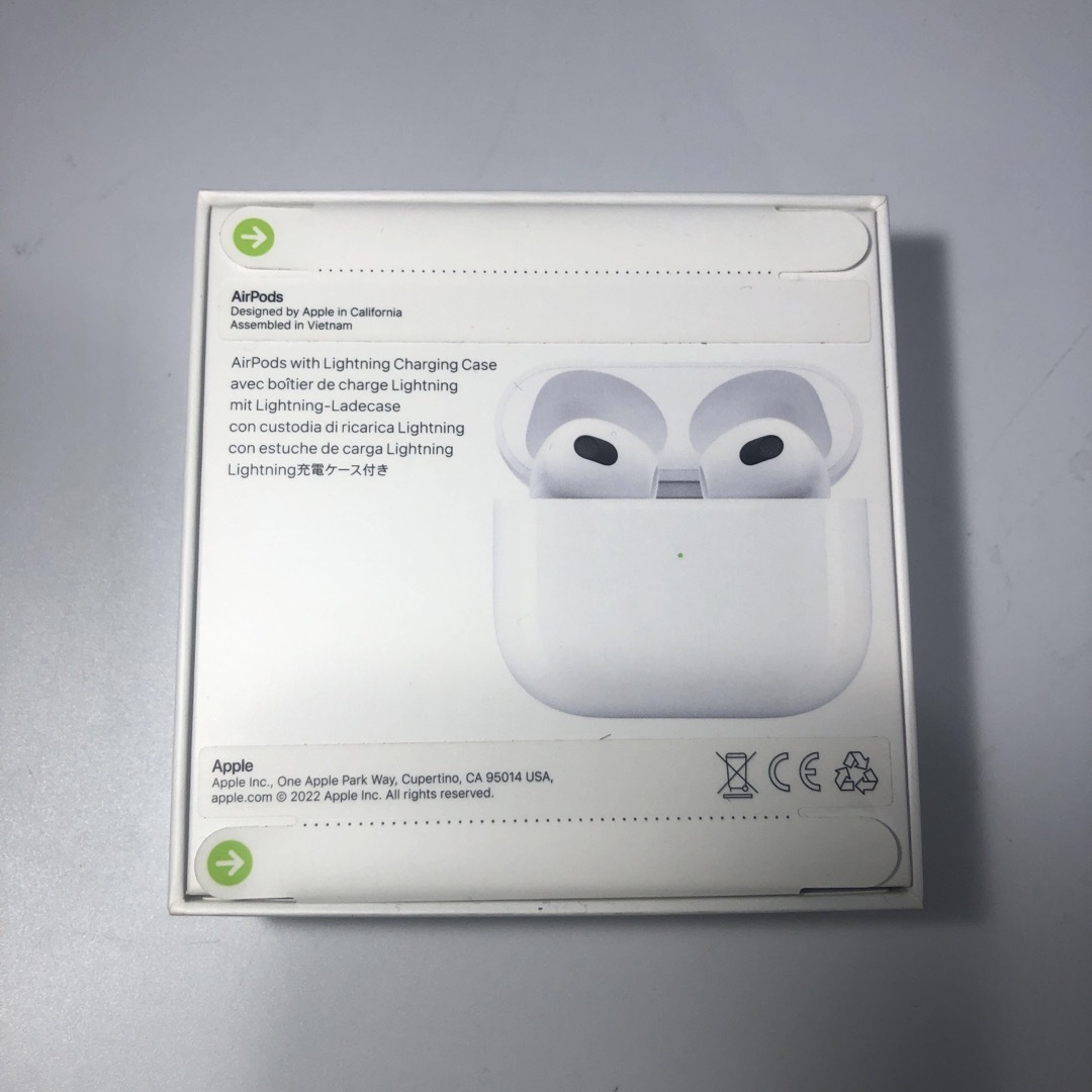 Apple(アップル)の新品未開封 AirPods 第3世代 MPNY3J/A 保証開始済み スマホ/家電/カメラのオーディオ機器(ヘッドフォン/イヤフォン)の商品写真