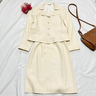 クレージュ(Courreges)の美品 クレージュ セットアップ スカート アイボリー L 11 セレモニー(スーツ)