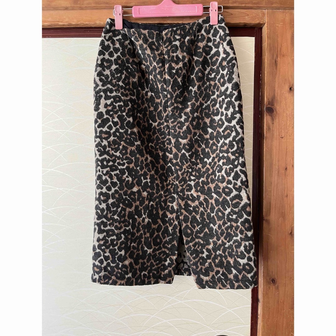 URBAN RESEARCH(アーバンリサーチ)のアーバンリサーチ　ヒョウ柄　タイトスカート レディースのスカート(ひざ丈スカート)の商品写真